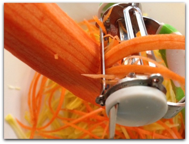 The World's Greatest 3-in-1 Rotational Tri-Blade Peeler Julienne Blade Making Veggie Pasta